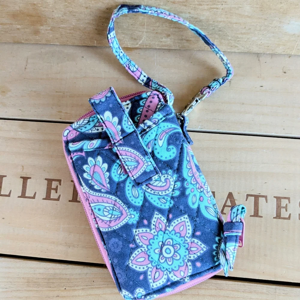 🔴 SOLD 3/$10 Quilted Wristlet Wallet/Phone Case - Picture 1 of 8